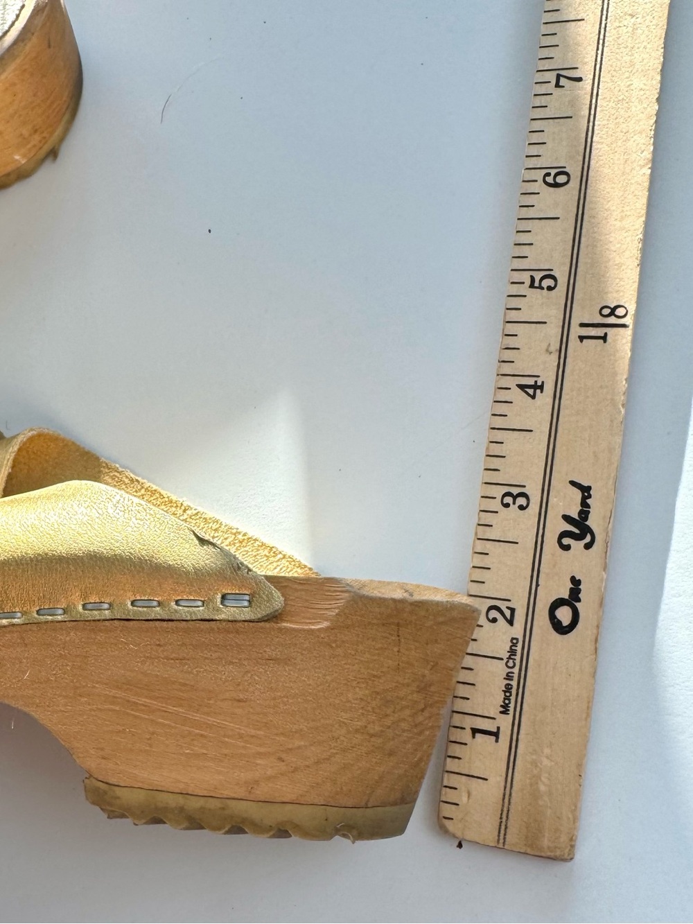 Traditional Heel Gold Leather Sz 38 7-7.5 Swedish Clogs Wooden Heel Mules Casual - Picture 6 of 8